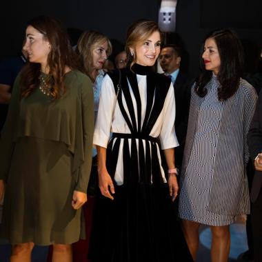 الملكة رانيا تشارك في أسبوع عمان للتصميم 