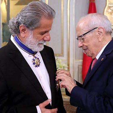 وسام الاستحقاق التونسي من الصنف الأول لمارسيل خليفة