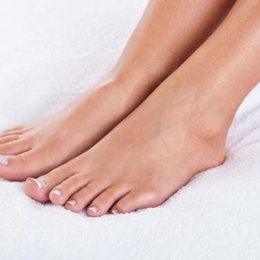 كيف تعالجين جفاف جلد القدمين خلال الصيف؟