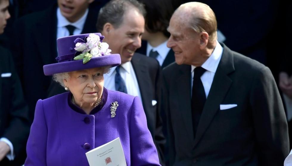 لماذا تحتفل الملكة إليزابيث بعيدها مرتين؟