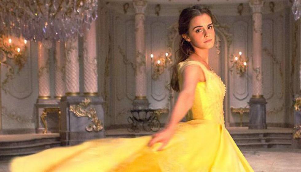 بالصور ايما واتسون تبهرنا بفستانها الأصفر في “Beauty & The Beast” 