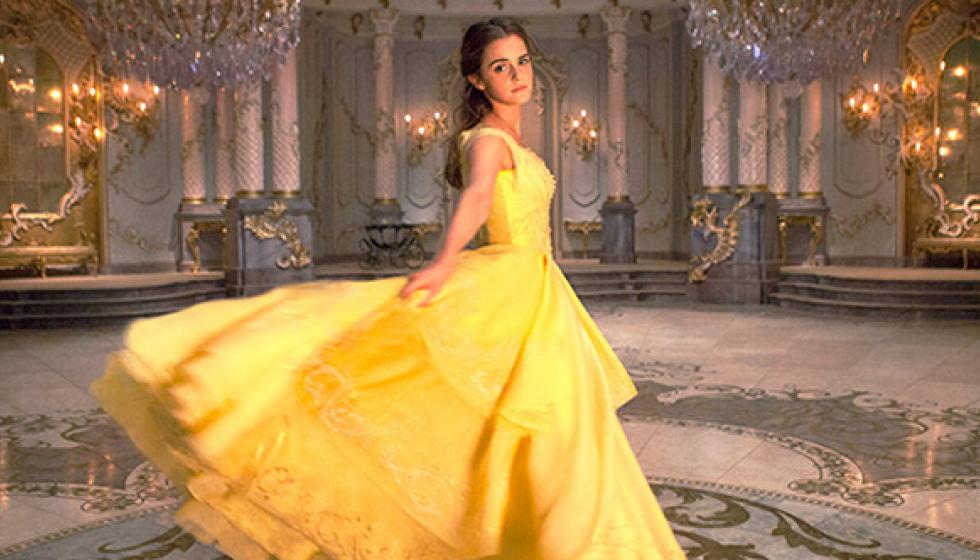 بالصور ايما واتسون تبهرنا بفستانها الأصفر في “Beauty & The Beast” 