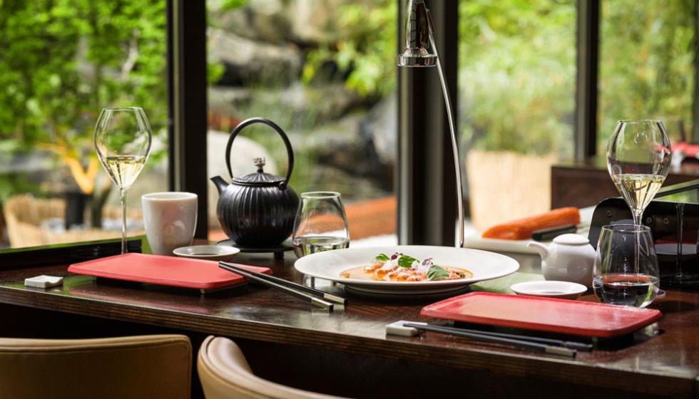 فندق "لو رويال مونسو" يُطلق مطعم "ماتسوهيسا نيوا" الحصري الذي يتميّز بأجواء يابانية فريدة