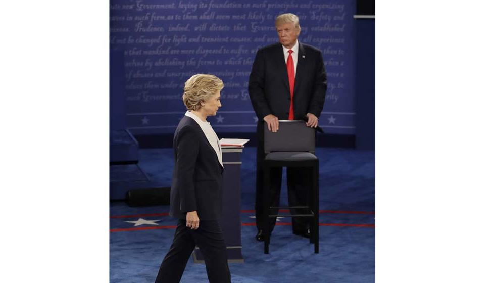 ترامب يسحب يده عن اعضاء النساء