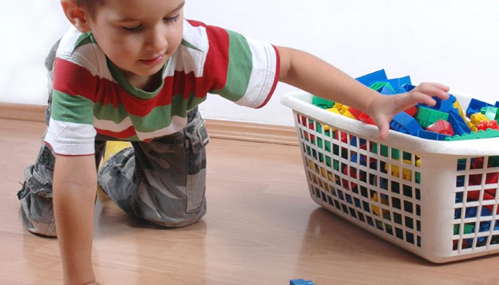 نصائح عملية تساعدين بها أطفالك في المحافظة على نظافة المنزل وترتيبه