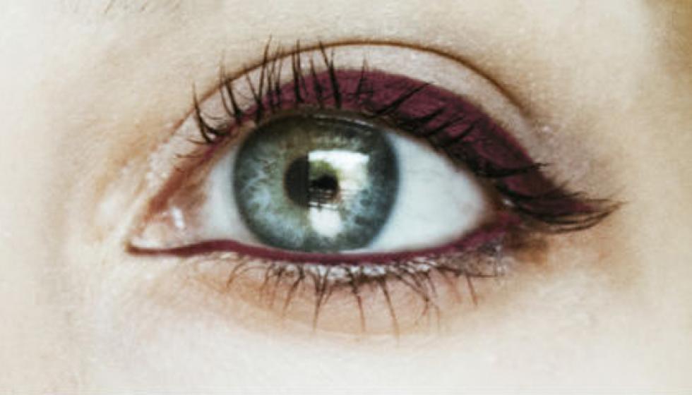 الآيلاينر المثالي لإبراز لون العين بطريقة جذابة!