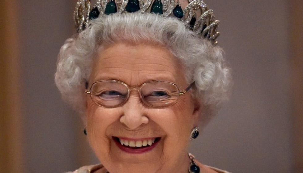 لماذا تحتفل الملكة إليزابيث بعيدها مرتين؟