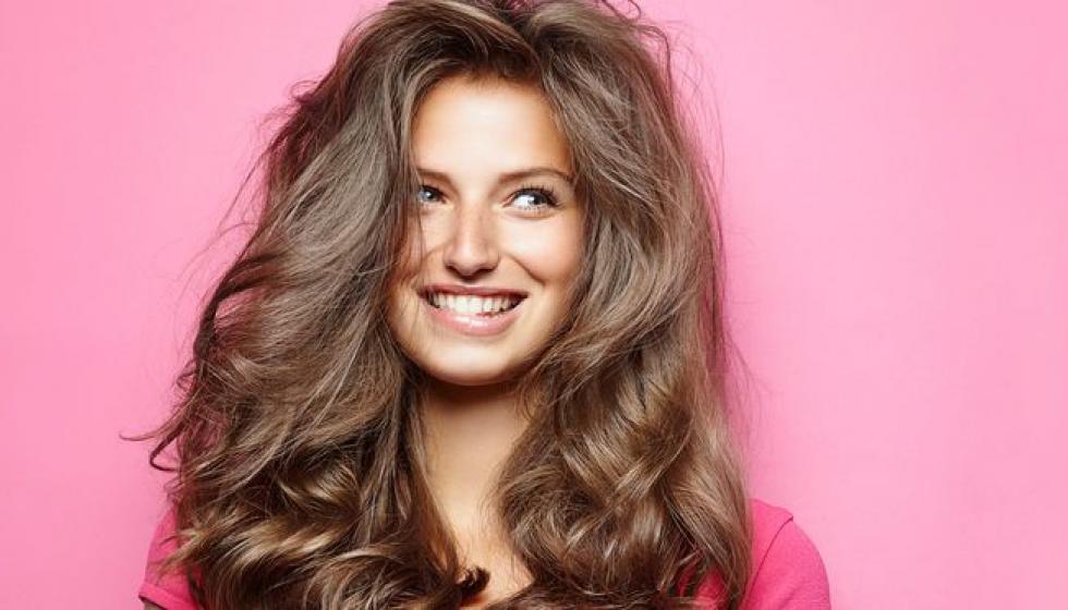 طريقة سحرية بسيطة للاطمئنان على صحة شعرك!